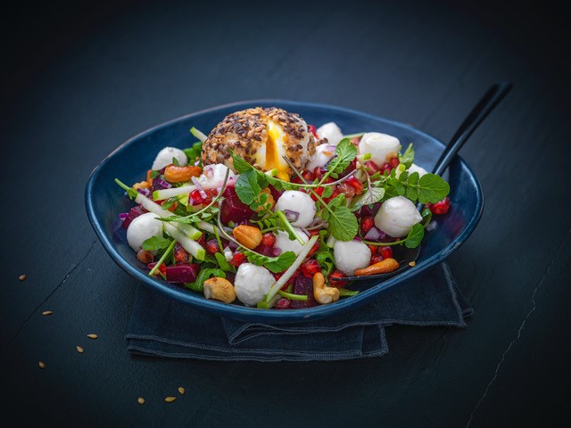 Veggie salad with mozzarella balls